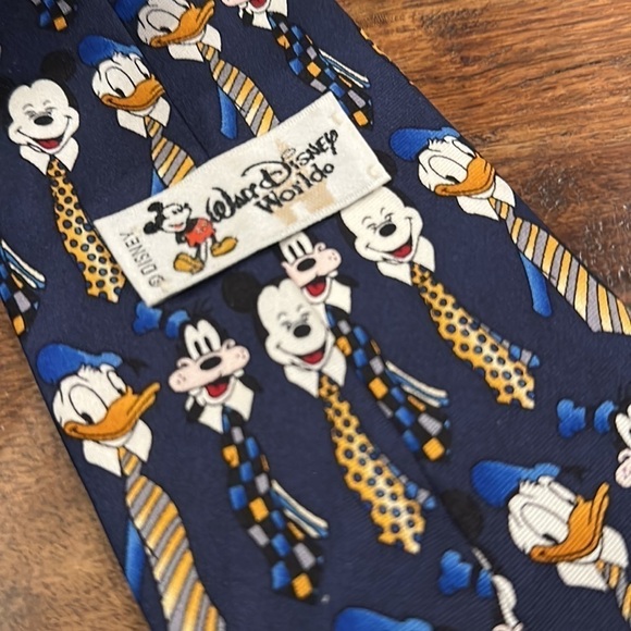Disney Characters Silk Tie Mickey Donald Goofy Tie Navy - Picture 4 of 7